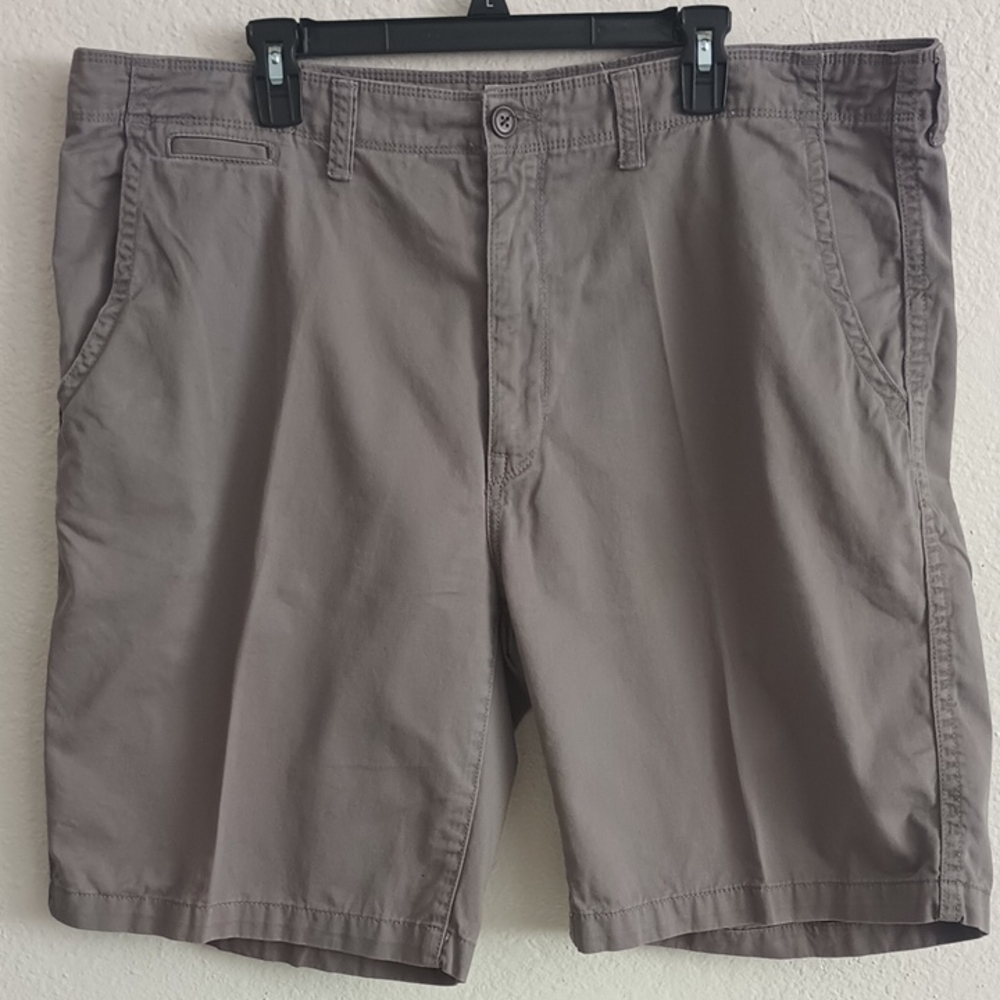 Arizona Jean Company Men's Taupe Flat Front Shorts